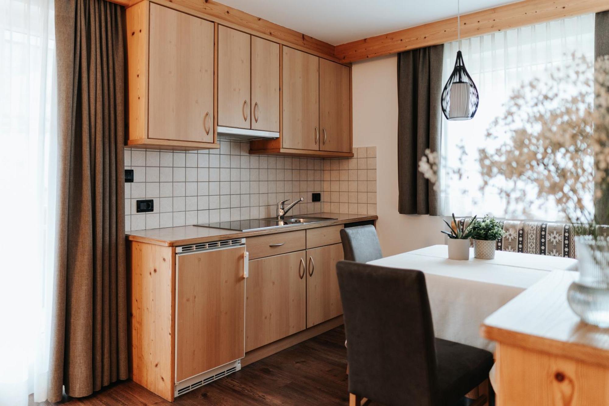 B&B Hotel Mirabel Ortisei Quarto foto