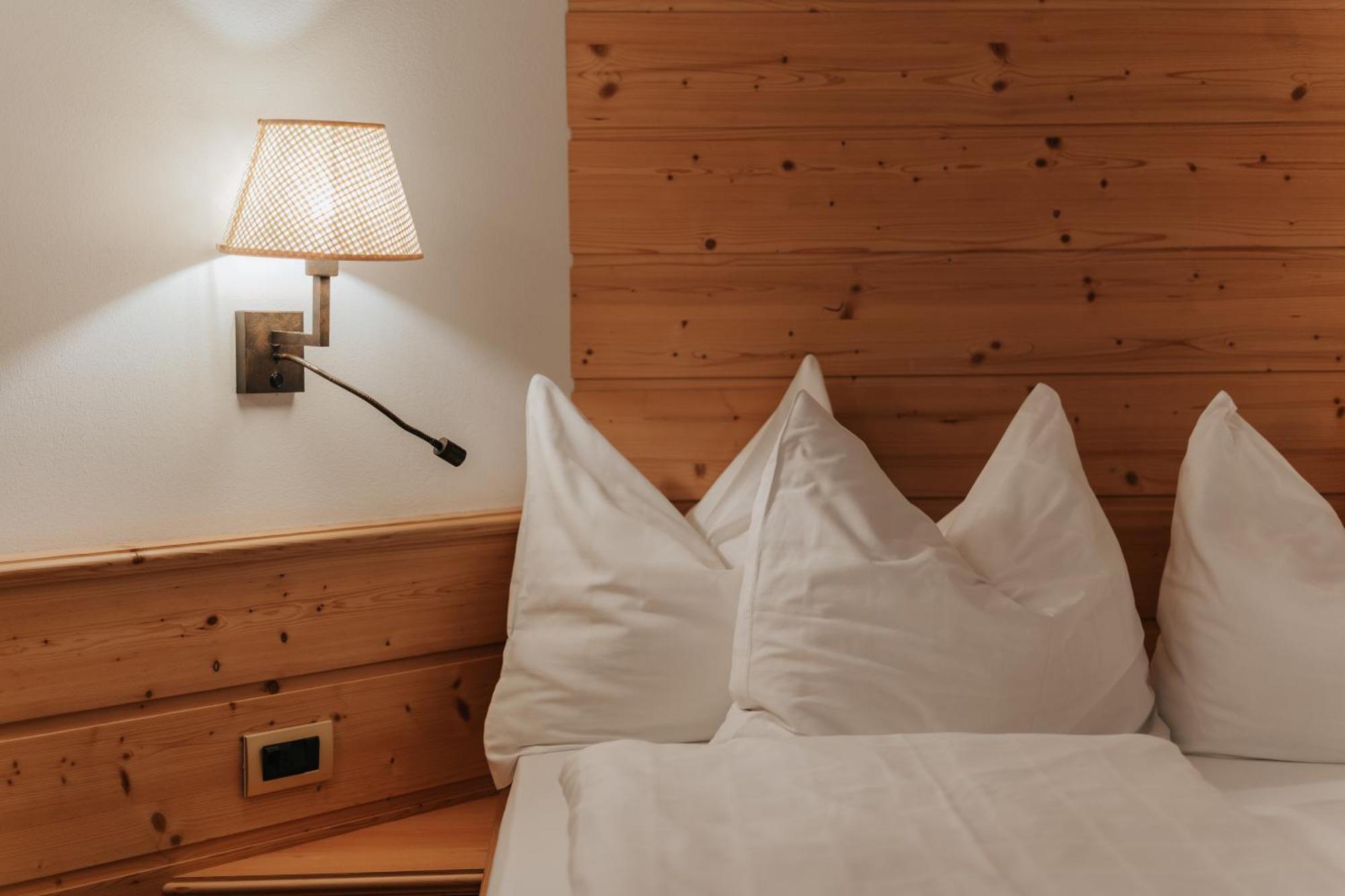 B&B Hotel Mirabel Ortisei Quarto foto