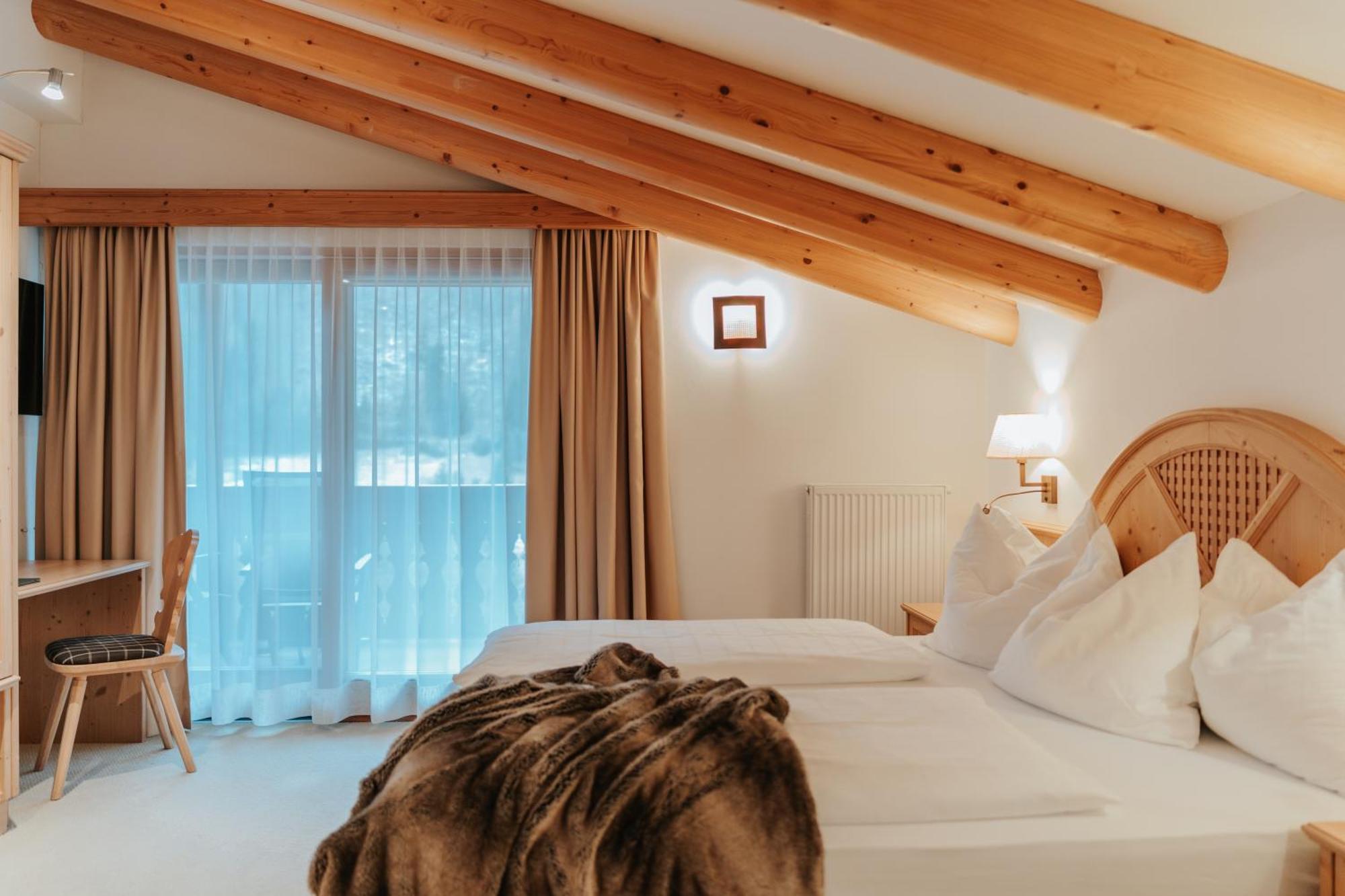 B&B Hotel Mirabel Ortisei Quarto foto